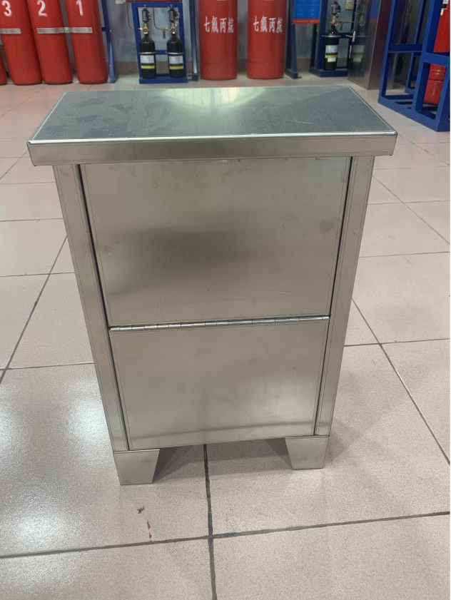 不銹鋼滅火器箱半封與全封的區(qū)別